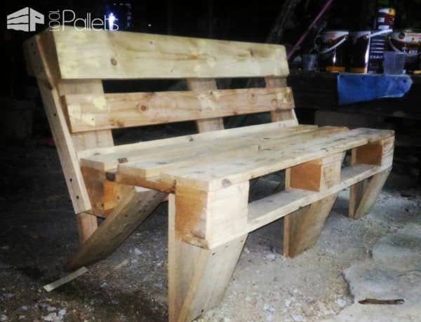 Kid-friendly Outdoor Pallet Bench Pallet Benches, Pallet Chairs & Stools Kid-friendly Outdoor Pallet Bench Pallet Benches, Pallet Chairs & Stools