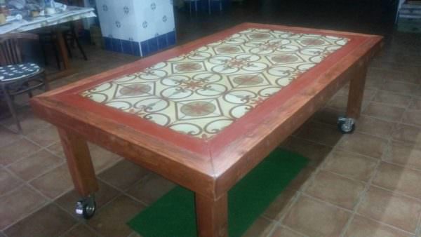 Pallet Wood Outdoor Table Featuring Upcycled Tiles Pallet Coffee Tables Pallet Wood Outdoor Table Featuring Upcycled Tiles Pallet Coffee Tables