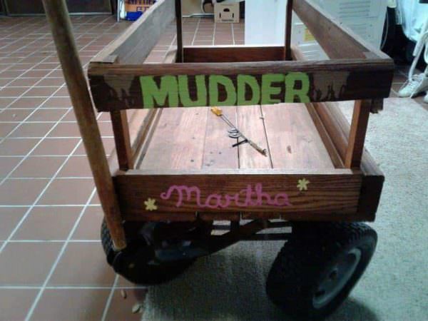 Pallet Yard Wagon For Mom Pallets in the Garden Pallet Yard Wagon For Mom Pallets in the Garden