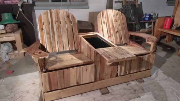 Party Like Pros: 2-person Pallet Recliner Has Built-in Ice Chest Pallet Benches, Pallet Chairs & Stools Party Like Pros: 2-person Pallet Recliner Has Built-in Ice Chest Pallet Benches, Pallet Chairs & Stools