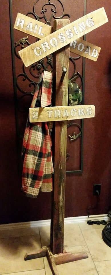 Railroad Crossing Sign Pallet Coat Rack Pallet Furniture Railroad Crossing Sign Pallet Coat Rack Pallet Furniture