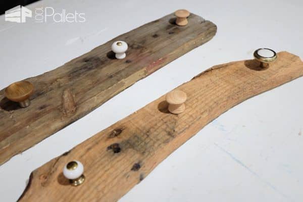 Thrifty Fun Pallet Wood Hanging Racks Pallet Shelves & Pallet Coat Hangers Thrifty Fun Pallet Wood Hanging Racks Pallet Shelves & Pallet Coat Hangers