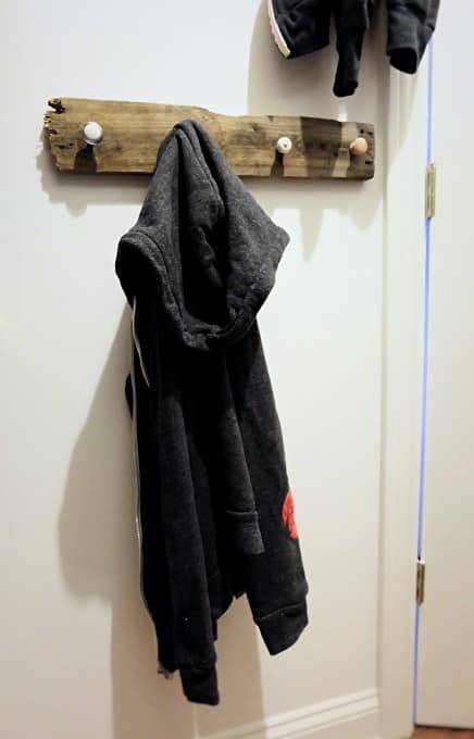 Thrifty Fun Pallet Wood Hanging Racks Pallet Shelves & Pallet Coat Hangers Thrifty Fun Pallet Wood Hanging Racks Pallet Shelves & Pallet Coat Hangers