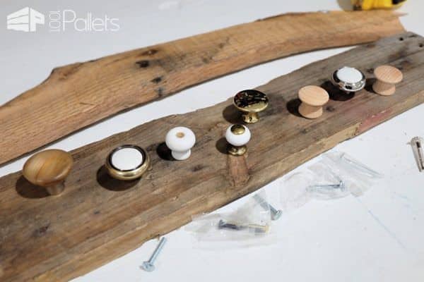 Thrifty Fun Pallet Wood Hanging Racks Pallet Shelves & Pallet Coat Hangers Thrifty Fun Pallet Wood Hanging Racks Pallet Shelves & Pallet Coat Hangers
