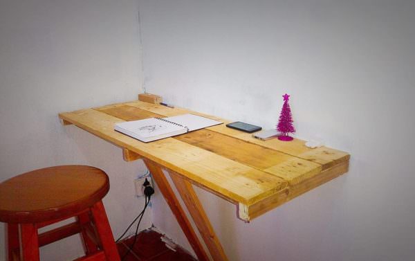 Wall Mounted Pallet Office Desk Pallet Desks & Pallet Tables Wall Mounted Pallet Office Desk Pallet Desks & Pallet Tables
