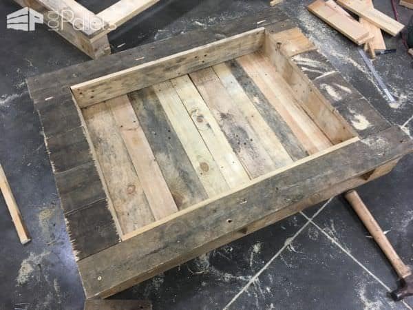 Beachy-keen Pallet Coffee Display Table Pallet Coffee Tables Beachy-keen Pallet Coffee Display Table Pallet Coffee Tables