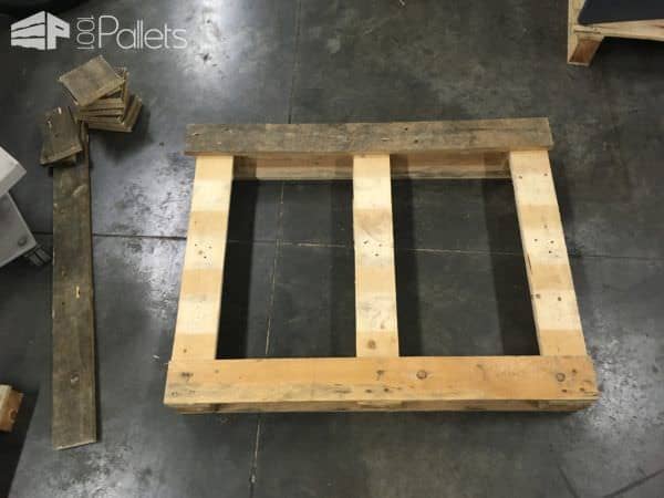 Beachy-keen Pallet Coffee Display Table Pallet Coffee Tables Beachy-keen Pallet Coffee Display Table Pallet Coffee Tables