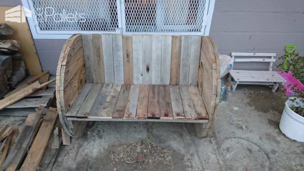 Cable Spool Plus Pallet Wood Backyard Bench Pallet Benches, Pallet Chairs & Stools Cable Spool Plus Pallet Wood Backyard Bench Pallet Benches, Pallet Chairs & Stools
