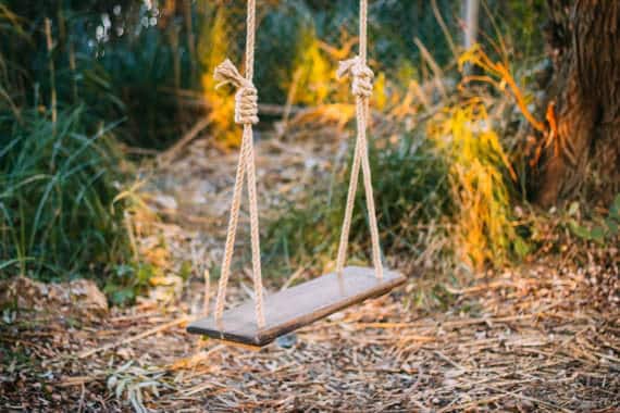 Easy Diy Tutorial: Build & Install One Pallet Swing Bench Pallet Benches, Pallet Chairs & Stools Pallet Tutorials Easy Diy Tutorial: Build & Install One Pallet Swing Bench Pallet Benches, Pallet Chairs & Stools Pallet Tutorials