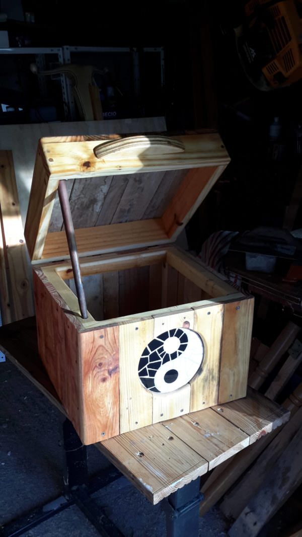 Mosaic Inlay Small Pallet Chest/Seat Pallet Boxes & Chests Mosaic Inlay Small Pallet Chest/Seat Pallet Boxes & Chests