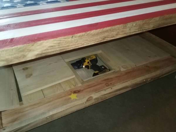 This Special Pallet Coffee Table Has Secrets! Pallet Coffee Tables This Special Pallet Coffee Table Has Secrets! Pallet Coffee Tables