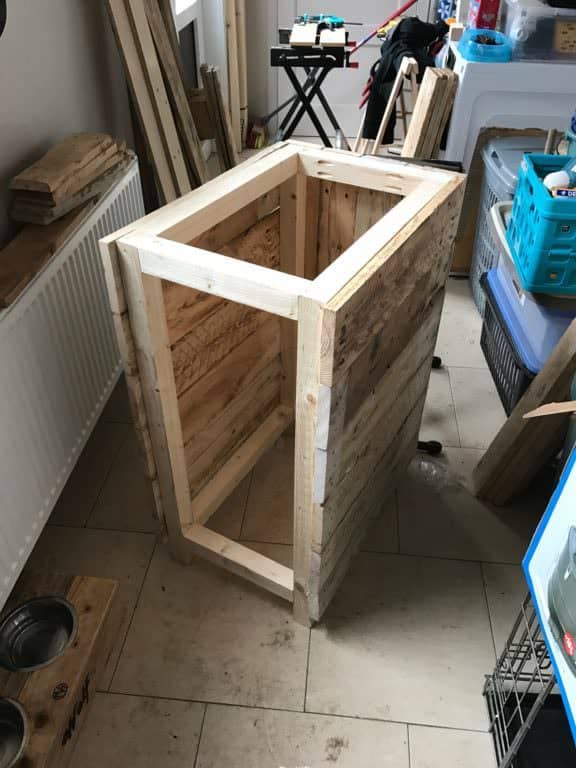 Tilt Out Pallet Garbage Bin for My Utility Room Pallet Cabinets & Wardrobes Pallet Home Accessories Tilt Out Pallet Garbage Bin for My Utility Room Pallet Cabinets & Wardrobes Pallet Home Accessories