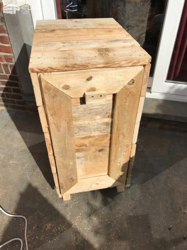 Tilt Out Pallet Garbage Bin for My Utility Room Pallet Cabinets & Wardrobes Pallet Home Accessories Tilt Out Pallet Garbage Bin for My Utility Room Pallet Cabinets & Wardrobes Pallet Home Accessories