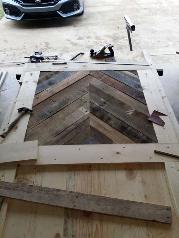 Diamond Pattern Pallet Barn Door Pallet Walls & Pallet Doors Diamond Pattern Pallet Barn Door Pallet Walls & Pallet Doors