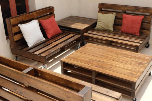 Mobile Pallet Lounge Set Creates Beautiful Outdoor Living! Lounges & Garden Sets Mobile Pallet Lounge Set Creates Beautiful Outdoor Living! Lounges & Garden Sets