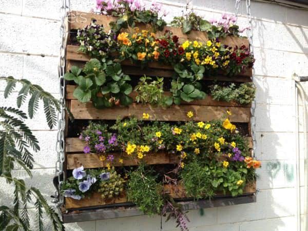 Over 40 Pallet Gardening Ideas for Spring Pallets in the Garden Over 40 Pallet Gardening Ideas for Spring Pallets in the Garden