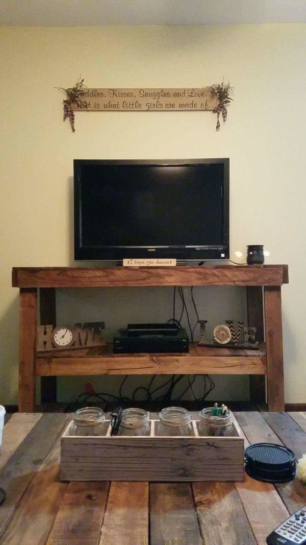 Pallet Television Stand Entertainment Center Pallet TV Stands & Racks Pallet Television Stand Entertainment Center Pallet TV Stands & Racks
