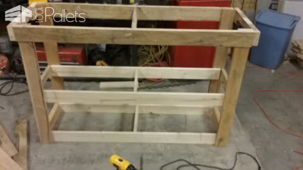 Pallet Television Stand Entertainment Center Pallet TV Stands & Racks Pallet Television Stand Entertainment Center Pallet TV Stands & Racks