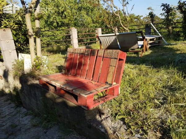 Red Pallet Garden Bench For Outdoor Relaxing Pallet Benches, Pallet Chairs & Stools Red Pallet Garden Bench For Outdoor Relaxing Pallet Benches, Pallet Chairs & Stools