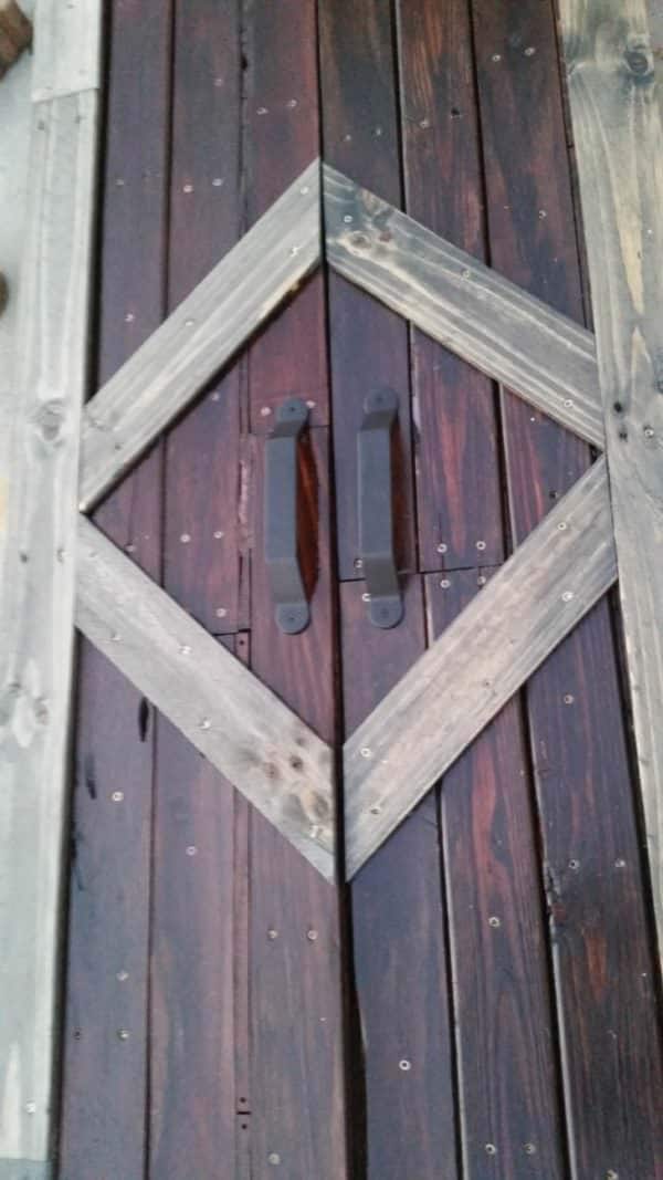 Build Your Own Stunning Sliding Pallet Barn Doors! DIY Pallet Tutorials Pallet Walls & Pallet Doors Build Your Own Stunning Sliding Pallet Barn Doors! DIY Pallet Tutorials Pallet Walls & Pallet Doors