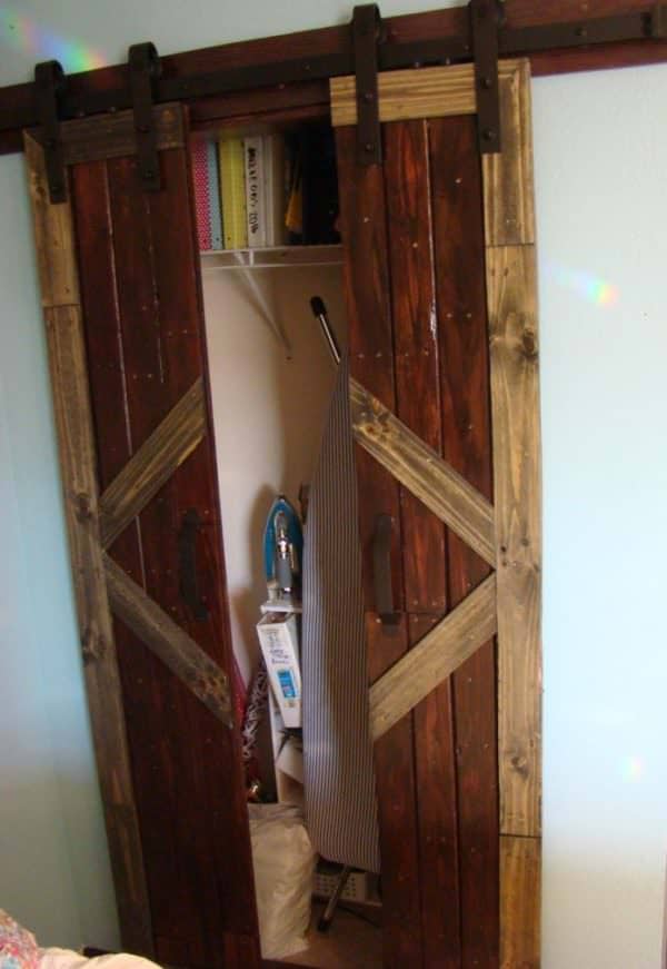 Build Your Own Stunning Sliding Pallet Barn Doors! DIY Pallet Tutorials Pallet Walls & Pallet Doors Build Your Own Stunning Sliding Pallet Barn Doors! DIY Pallet Tutorials Pallet Walls & Pallet Doors