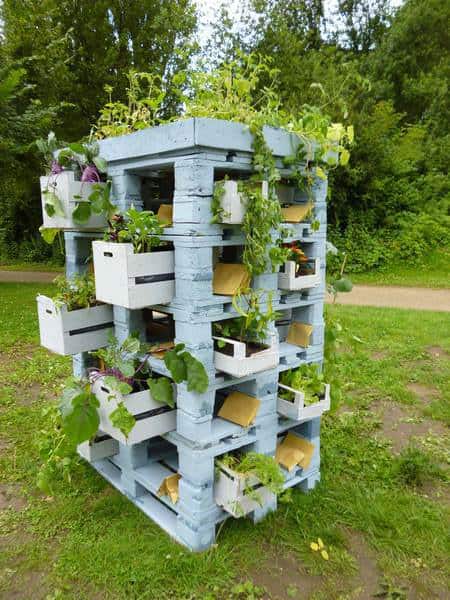 Top 34 Creative Pallet Garden Ideas For Springtime! Pallets in the Garden Top 34 Creative Pallet Garden Ideas For Springtime! Pallets in the Garden