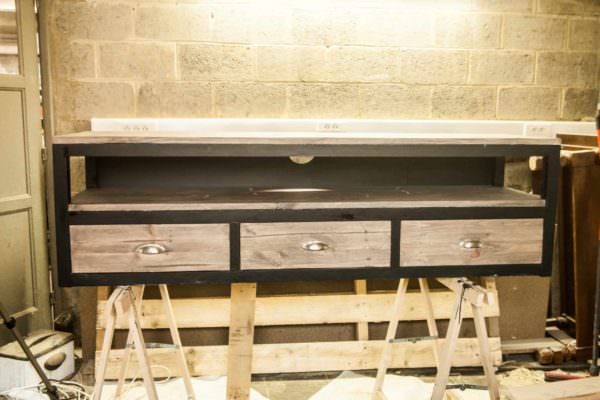 Pallet Wood Tv Cabinet / Meuble Tv Réalisé En Bois De Palettes DIY Pallet Video Tutorials Pallet TV Stands & Racks Pallet Wood Tv Cabinet / Meuble Tv Réalisé En Bois De Palettes DIY Pallet Video Tutorials Pallet TV Stands & Racks