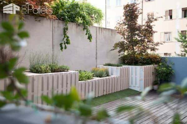 24 Ideas To Make Your Outdoor Living Areas Spectacular Using Pallets Lounges & Garden Sets Pallet Terraces & Pallet Patios 24 Ideas To Make Your Outdoor Living Areas Spectacular Using Pallets Lounges & Garden Sets Pallet Terraces & Pallet Patios