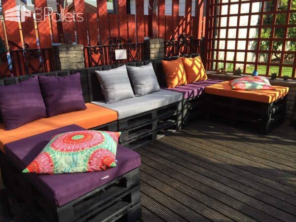 24 Ideas To Make Your Outdoor Living Areas Spectacular Using Pallets Lounges & Garden Sets Pallet Terraces & Pallet Patios 24 Ideas To Make Your Outdoor Living Areas Spectacular Using Pallets Lounges & Garden Sets Pallet Terraces & Pallet Patios