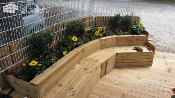 24 Ideas To Make Your Outdoor Living Areas Spectacular Using Pallets Lounges & Garden Sets Pallet Terraces & Pallet Patios 24 Ideas To Make Your Outdoor Living Areas Spectacular Using Pallets Lounges & Garden Sets Pallet Terraces & Pallet Patios