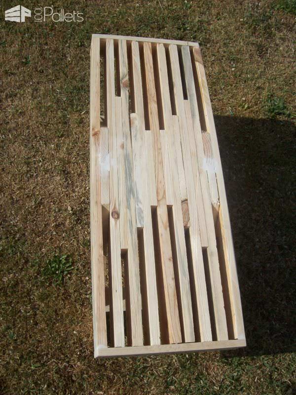 Modern Stacked Pallet Patio Set Pallet Benches, Pallet Chairs & Stools Modern Stacked Pallet Patio Set Pallet Benches, Pallet Chairs & Stools