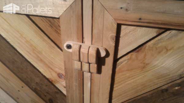 Pallet Trash Bin Shed / Armoire Cache-poubelles Pallet Sheds, Cabins, Huts & Playhouses Pallet Trash Bin Shed / Armoire Cache-poubelles Pallet Sheds, Cabins, Huts & Playhouses