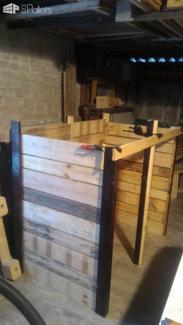 Pallet Trash Bin Shed / Armoire Cache-poubelles Pallet Sheds, Cabins, Huts & Playhouses Pallet Trash Bin Shed / Armoire Cache-poubelles Pallet Sheds, Cabins, Huts & Playhouses