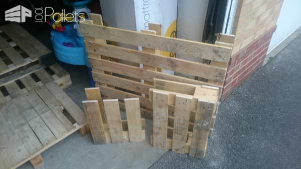 Transitional Children’s Pallet Bed On Wheels Pallet Beds, Pallet Headboards & Frames Transitional Children’s Pallet Bed On Wheels Pallet Beds, Pallet Headboards & Frames