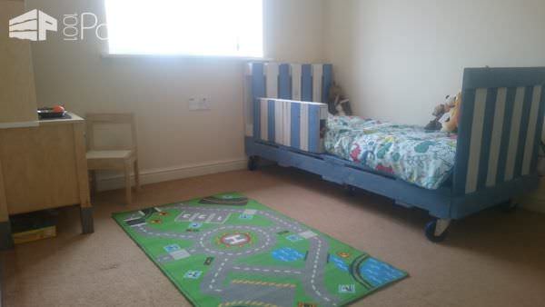 Transitional Children’s Pallet Bed On Wheels Pallet Beds, Pallet Headboards & Frames Transitional Children’s Pallet Bed On Wheels Pallet Beds, Pallet Headboards & Frames