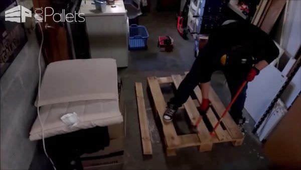 Cute Little Pallet Side Table Pallet Coffee Tables Pallet Lamps & Lights Pallet Tutorials Cute Little Pallet Side Table Pallet Coffee Tables Pallet Lamps & Lights Pallet Tutorials