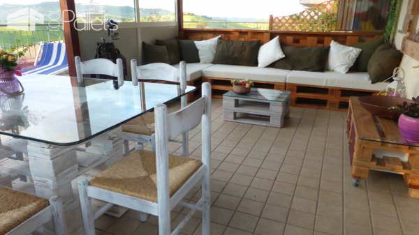 Glass/Pallet Dining Table Uses Upcycled Dining Chairs Pallet Desks & Pallet Tables Glass/Pallet Dining Table Uses Upcycled Dining Chairs Pallet Desks & Pallet Tables