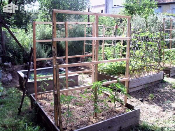 Pallet Trellis Accessorizes Raised Garden Beds Pallet Planters & Compost Bins Pallet Trellis Accessorizes Raised Garden Beds Pallet Planters & Compost Bins