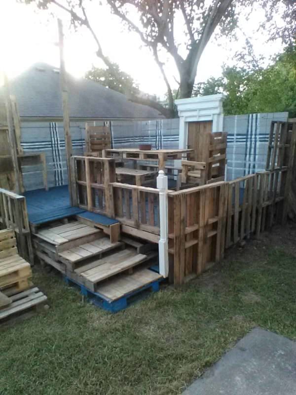 Raised Pallet Wood Deck/Dining Set Pallet Terraces & Pallet Patios Raised Pallet Wood Deck/Dining Set Pallet Terraces & Pallet Patios
