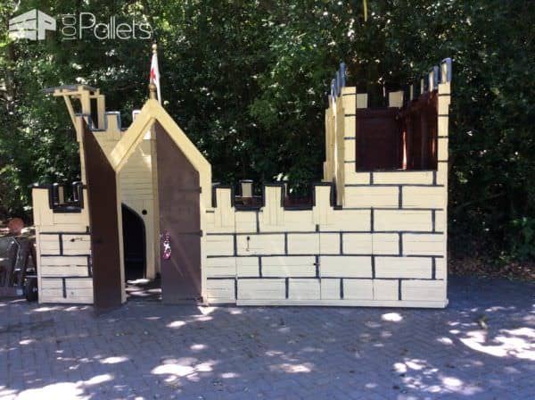 Terrific Pallet Wood Castle Will Make Kids Smile! Pallet Sheds, Cabins, Huts & Playhouses Terrific Pallet Wood Castle Will Make Kids Smile! Pallet Sheds, Cabins, Huts & Playhouses