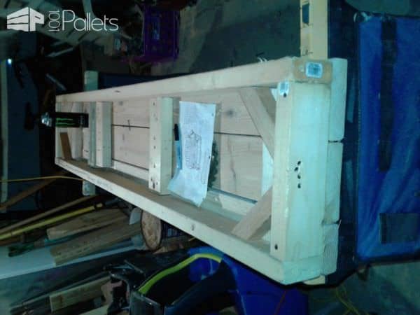 Crooked-backed Bench Seat Pallet Benches, Pallet Chairs & Stools Crooked-backed Bench Seat Pallet Benches, Pallet Chairs & Stools