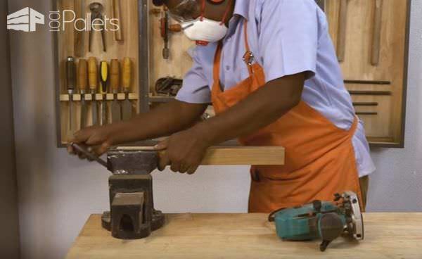 Diy Video Tutorial: Chair-making Basics Part 1 DIY Pallet Video Tutorials Pallet Benches, Pallet Chairs & Stools Diy Video Tutorial: Chair-making Basics Part 1 DIY Pallet Video Tutorials Pallet Benches, Pallet Chairs & Stools