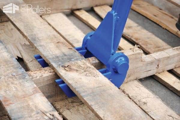Diy Video Tutorial: Vestil Pallet Buster Bar Dismantles Pallets Quickly DIY Pallet Video Tutorials Diy Video Tutorial: Vestil Pallet Buster Bar Dismantles Pallets Quickly DIY Pallet Video Tutorials