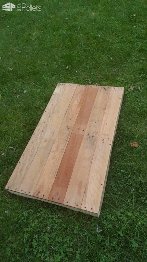 Pallet Corn Hole Game Board (Bean Bag Toss) DIY Pallet Tutorials Fun Pallet Crafts for Kids Pallet Corn Hole Game Board (Bean Bag Toss) DIY Pallet Tutorials Fun Pallet Crafts for Kids
