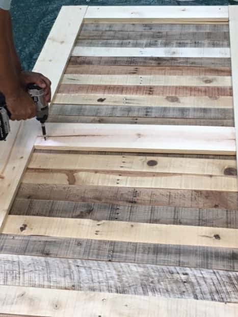 Stylish Rustic Sliding Pallet Interior Door Pallet Tutorials Pallet Walls & Pallet Doors Stylish Rustic Sliding Pallet Interior Door Pallet Tutorials Pallet Walls & Pallet Doors