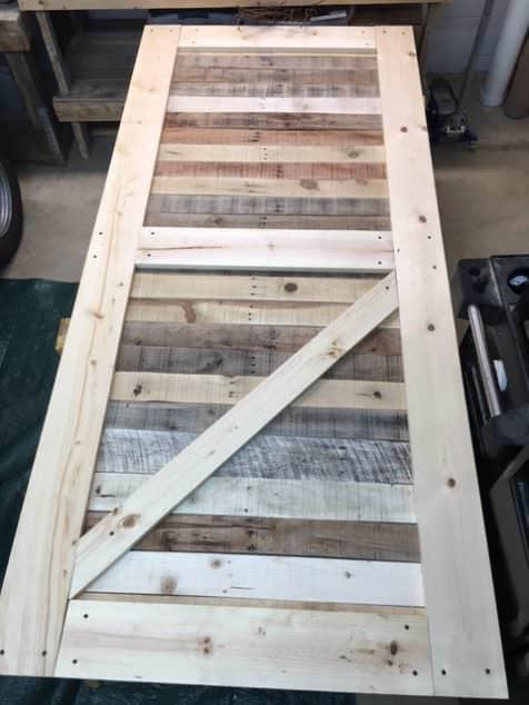 Stylish Rustic Sliding Pallet Interior Door Pallet Tutorials Pallet Walls & Pallet Doors Stylish Rustic Sliding Pallet Interior Door Pallet Tutorials Pallet Walls & Pallet Doors
