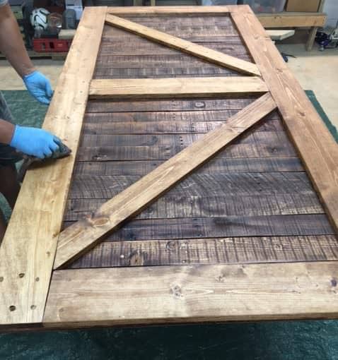 Stylish Rustic Sliding Pallet Interior Door Pallet Tutorials Pallet Walls & Pallet Doors Stylish Rustic Sliding Pallet Interior Door Pallet Tutorials Pallet Walls & Pallet Doors