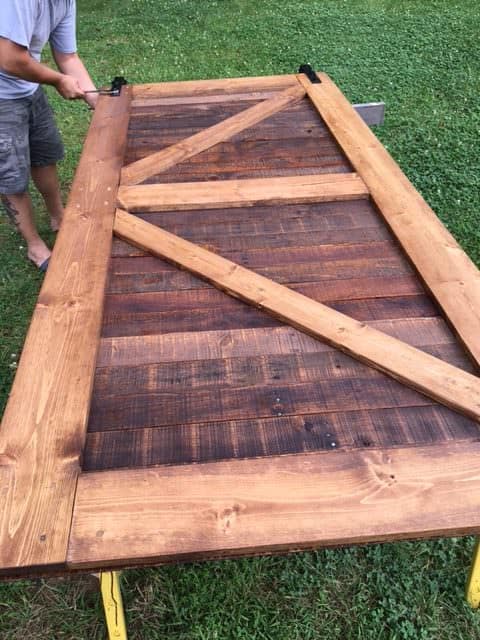 Stylish Rustic Sliding Pallet Interior Door Pallet Tutorials Pallet Walls & Pallet Doors Stylish Rustic Sliding Pallet Interior Door Pallet Tutorials Pallet Walls & Pallet Doors