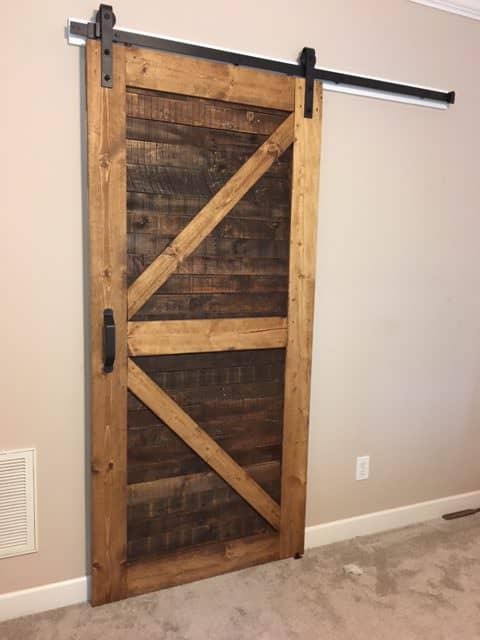 Stylish Rustic Sliding Pallet Interior Door Pallet Tutorials Pallet Walls & Pallet Doors Stylish Rustic Sliding Pallet Interior Door Pallet Tutorials Pallet Walls & Pallet Doors