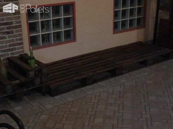 This Pallet Sofa Lounger Features Stacked End Table! Pallet Desks & Pallet Tables Pallet Sofas & Couches This Pallet Sofa Lounger Features Stacked End Table! Pallet Desks & Pallet Tables Pallet Sofas & Couches